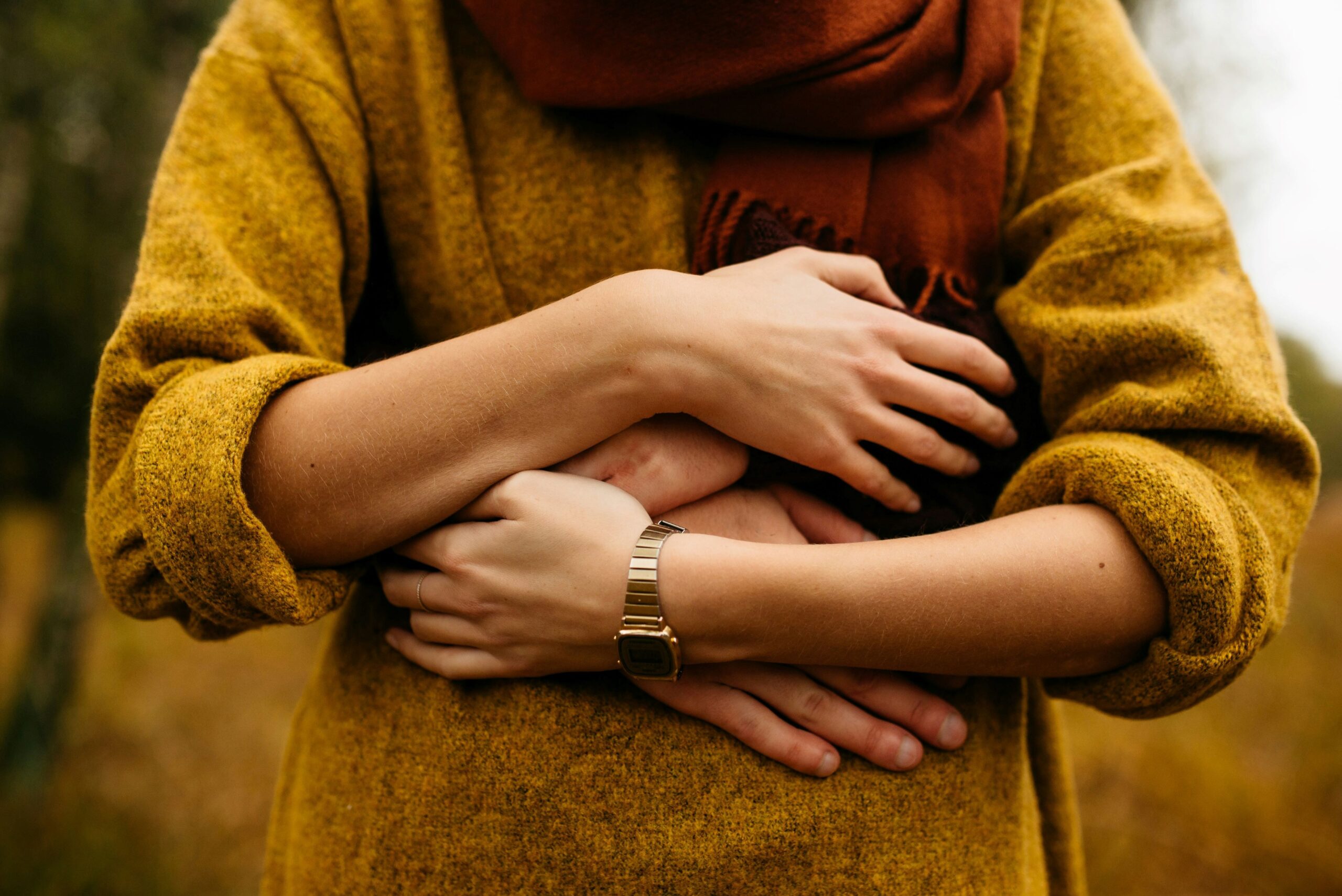 tornare all'amore tornare a se stessi abbraccio di una coppia